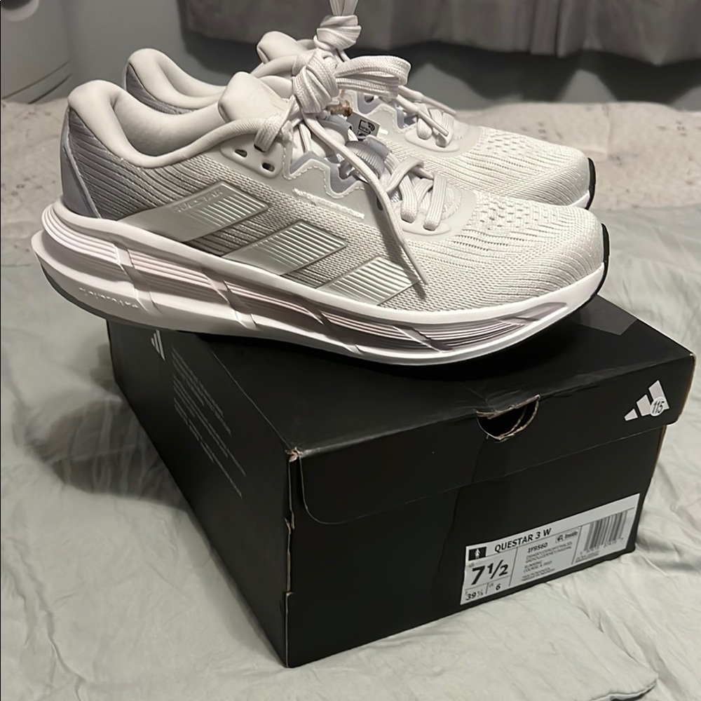 Adidas Questar 3 Women’s Light Gray Ombré Running Shoes - BRAND NEW!!